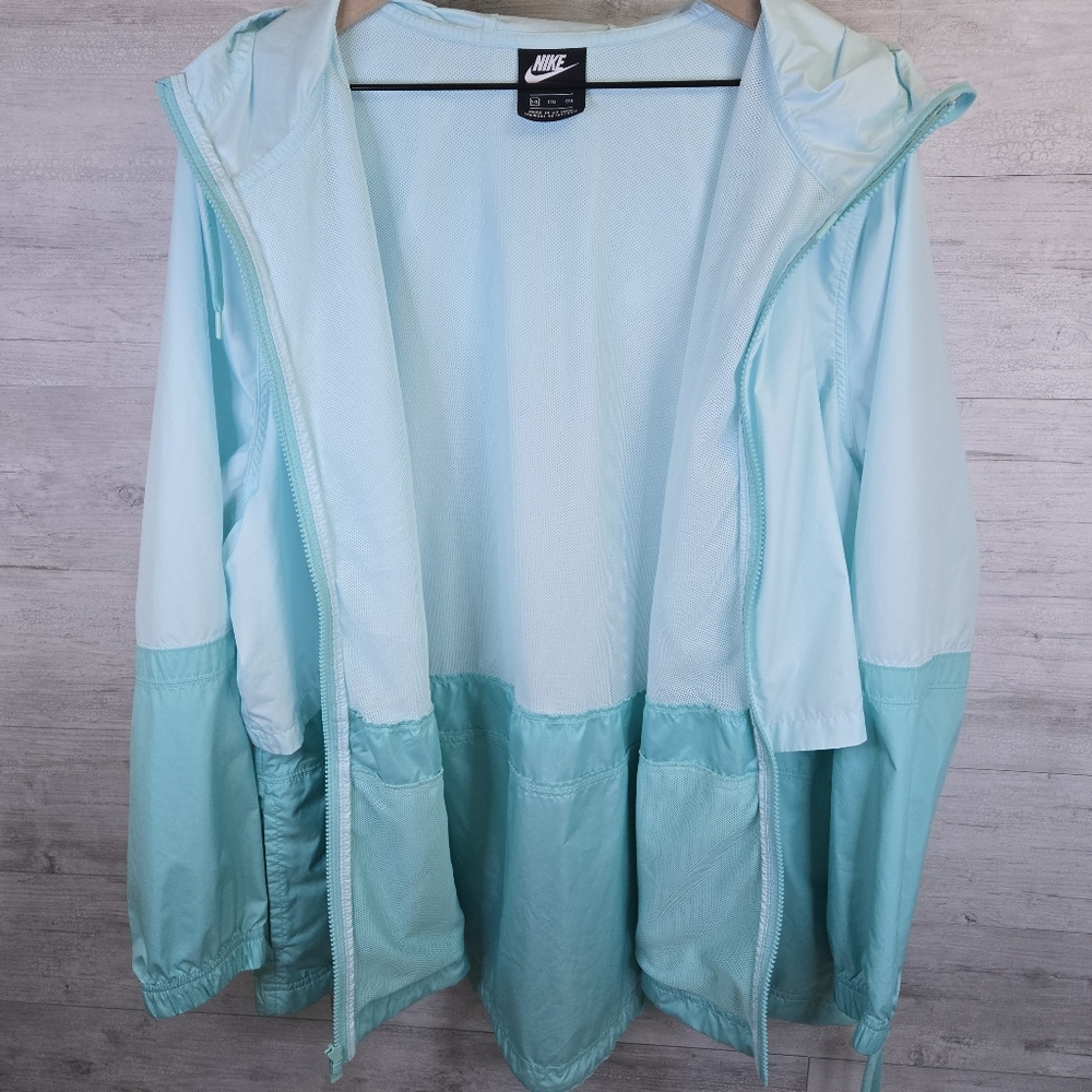Nike Women's Windrunner Jacket - image 7